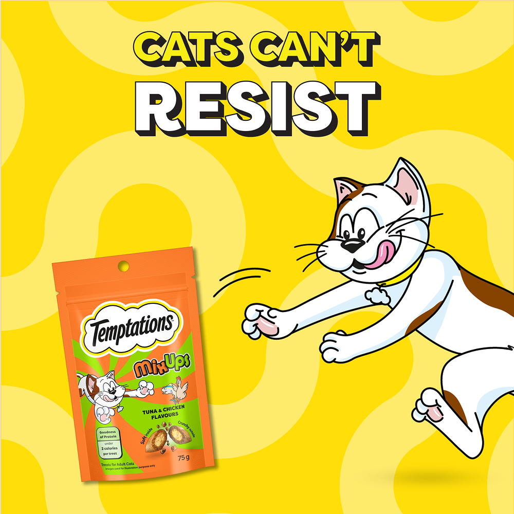 Temptations MixUps Tuna & Chicken Flavour Cat Treats image 6