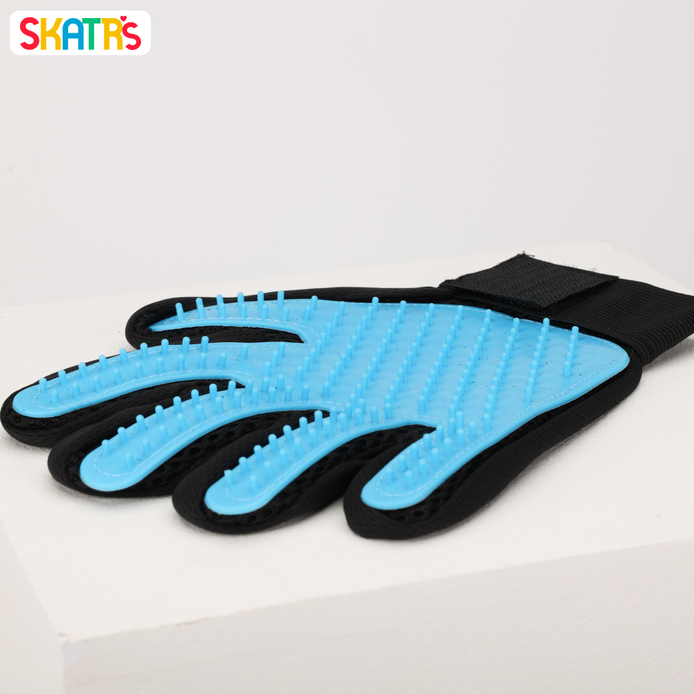 Skatrs Mess Free Deshedding Grooming Gloves for Dogs and Cats (Light Blue) image 3