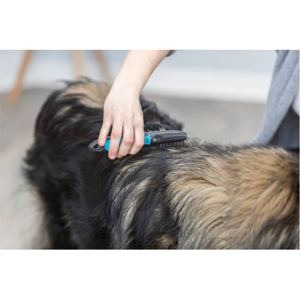 Trixie Fur Detangler With Curved Teeth Brush for Dogs and Cats image 6